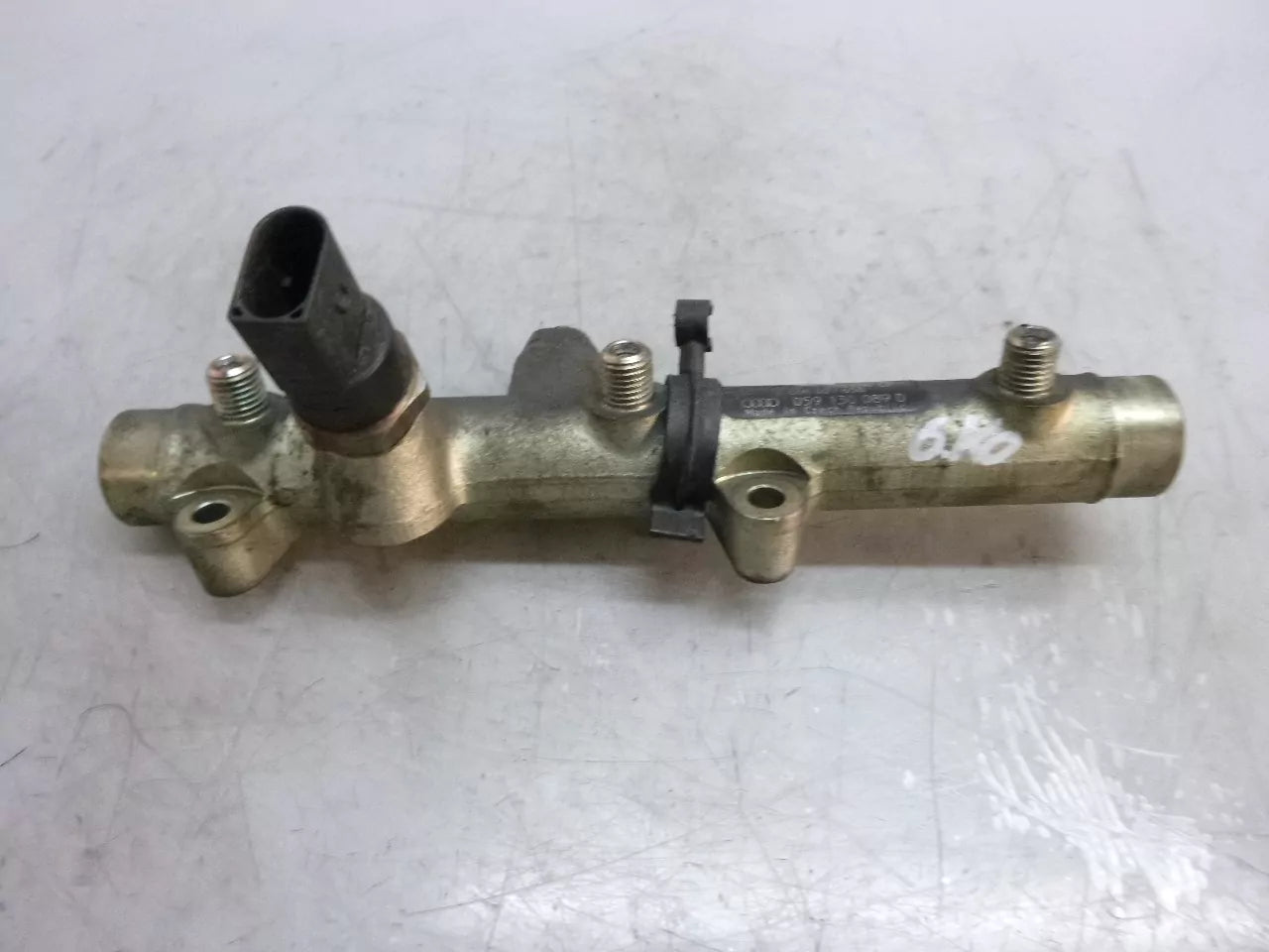 Rampa inyectora Audi A4 8E B7 A6 4F C6 A8 4E 3,0 TDI ASB 059130089D