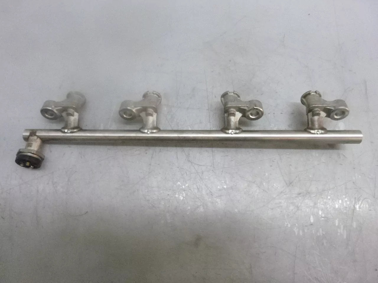 Rampa inyectora Mazda CX-3 DK 2.0 AWD PE02