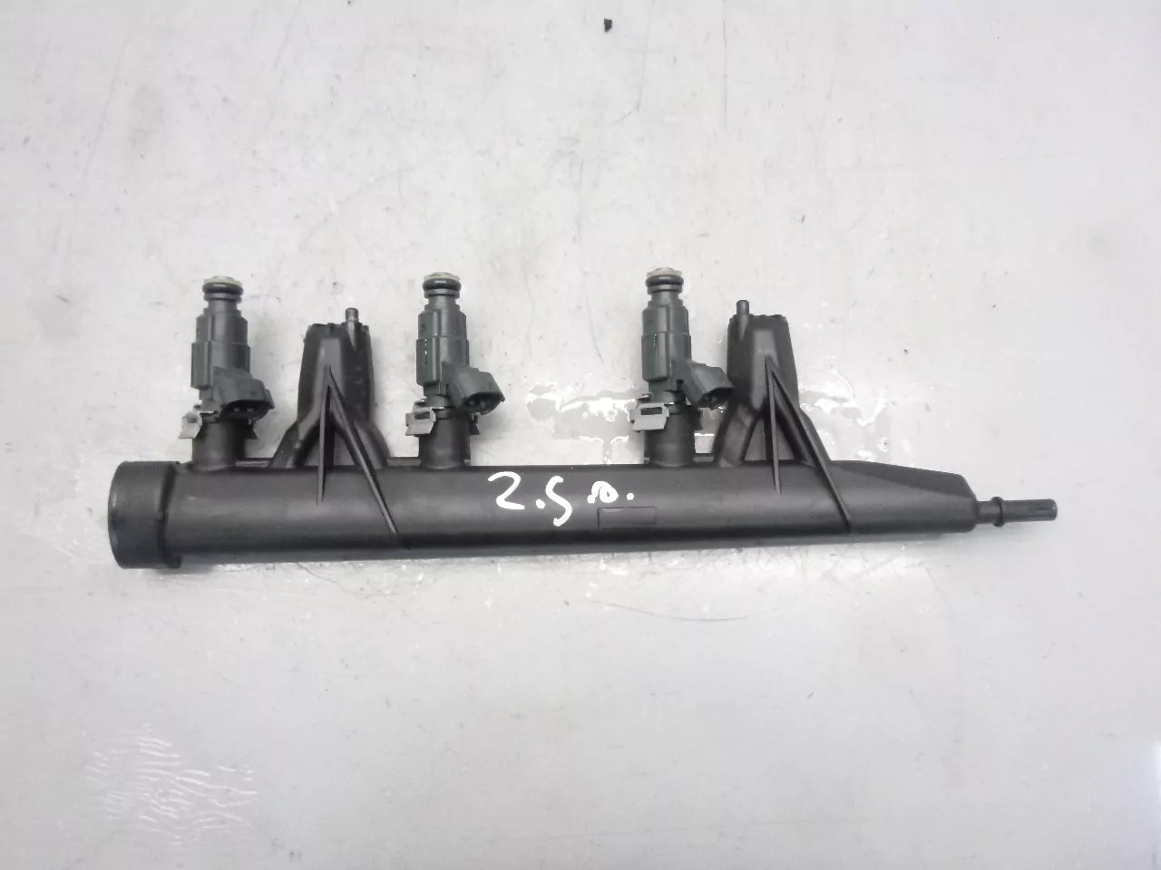 Rampa de inyección Citroen Peugeot C3 C4 208 1,2 HMZ EB2F HN02 9676020480