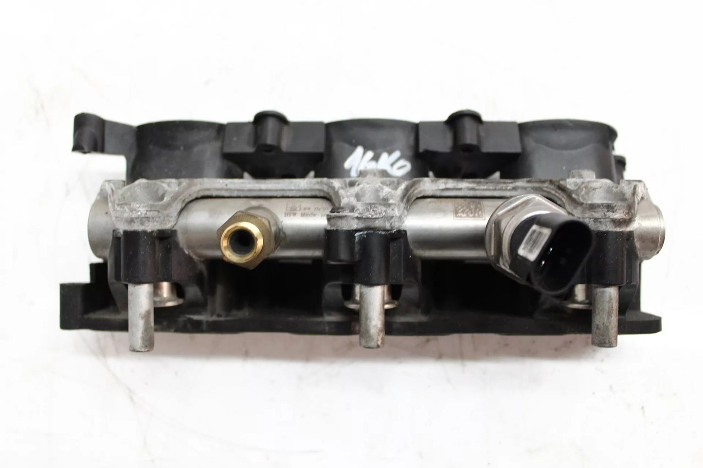 Rampa inyectora Audi A6 C6 A8 4E 2.8 FSI gasolina BDX 06E133109J