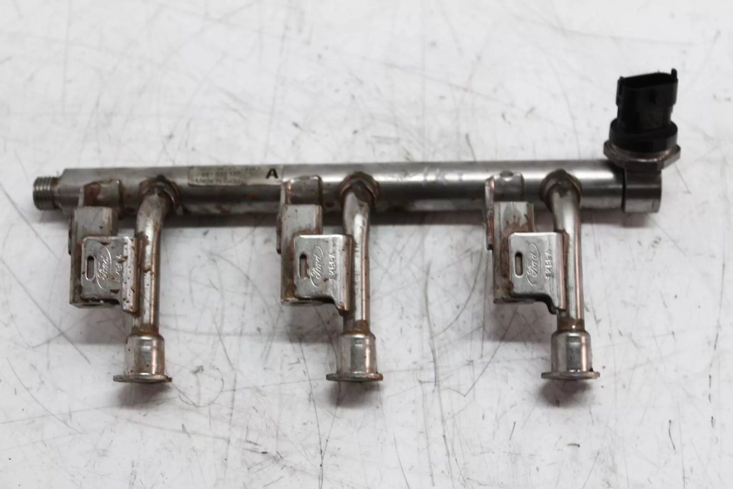 Rampa inyectora Ford Focus III C-Max II 1.0 EcoBoost M1DA 0261555137