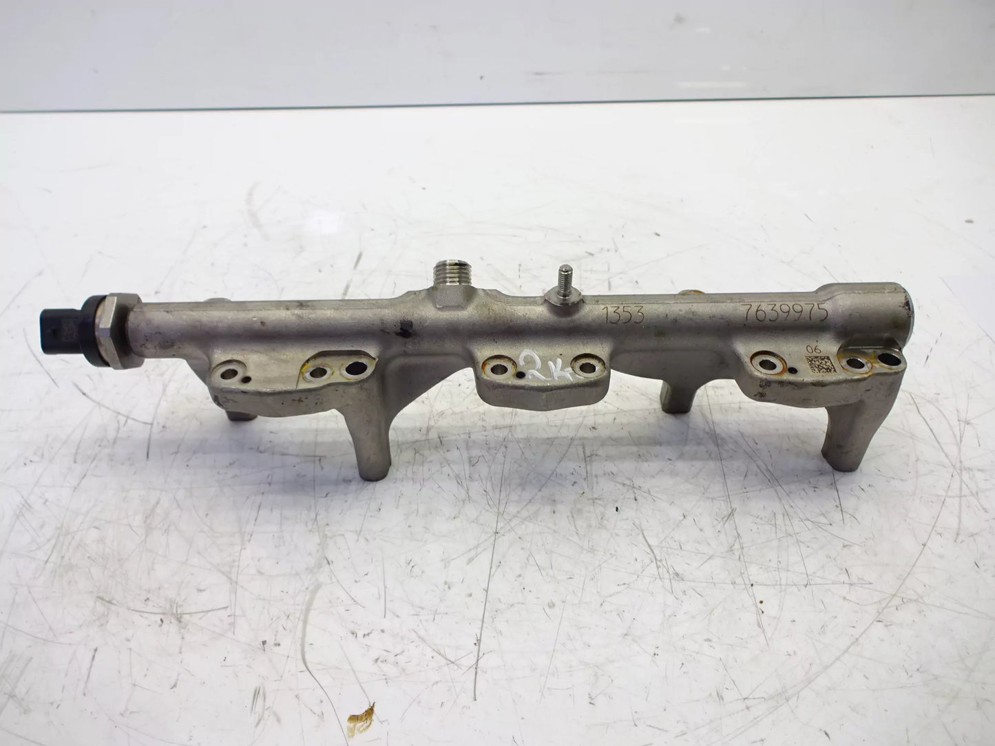 Rampa de inyección Mini Cooper F55 F54 F56 F57 1,5 gasolina B38A15A 7639975