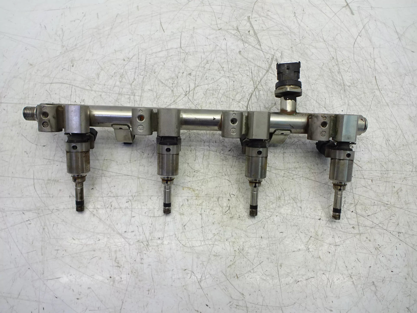 Carril del inyector Boquilla del inyector Hyundai Kia 1.6 GDI G4FD 35350-2B110 35310-2B130