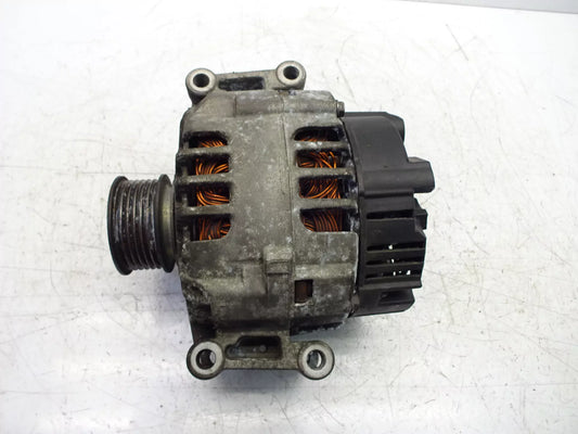 Alternador Audi A4 8E B7 2,0 TFSI gasolina BUL 06D903016A