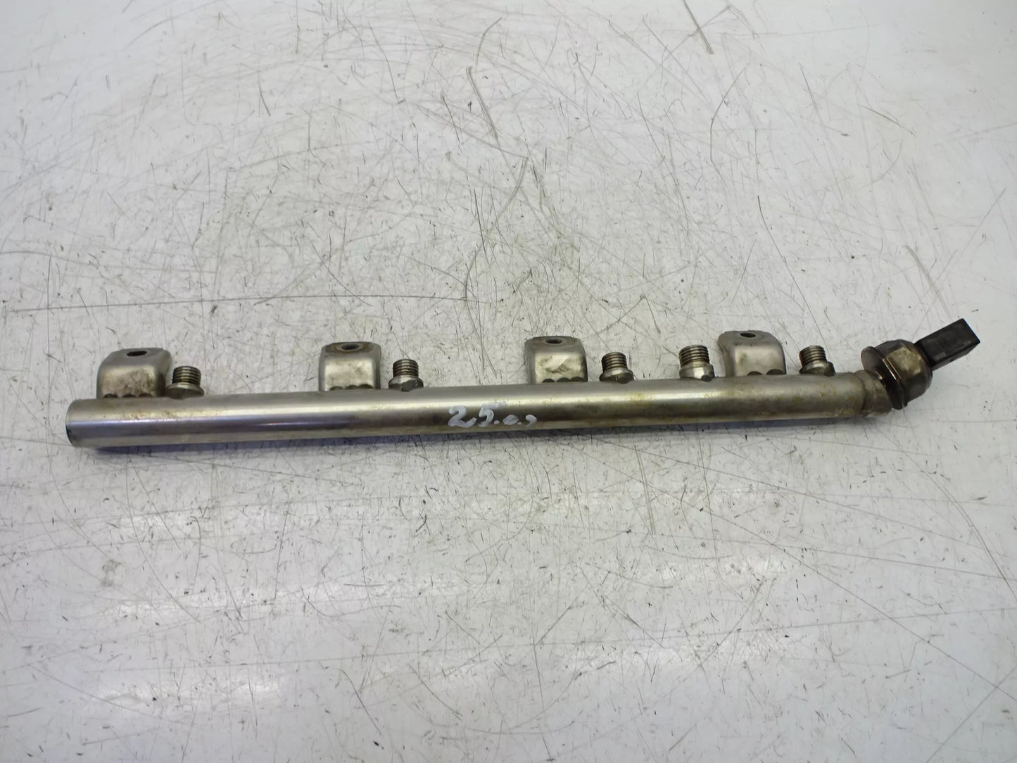 Rampa de inyección BMW 5er F07 F10 F11 550 i 4,4 N63B44A 7547599