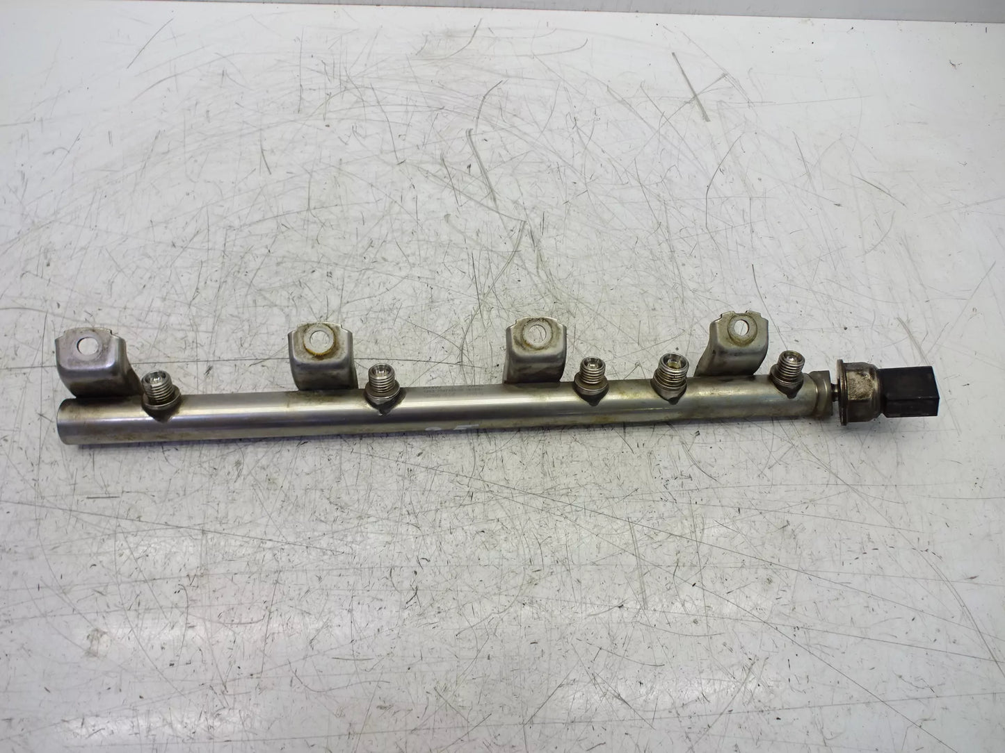 Rampa de inyección BMW 5er F07 F10 F11 550 i 4,4 N63B44A 7547599