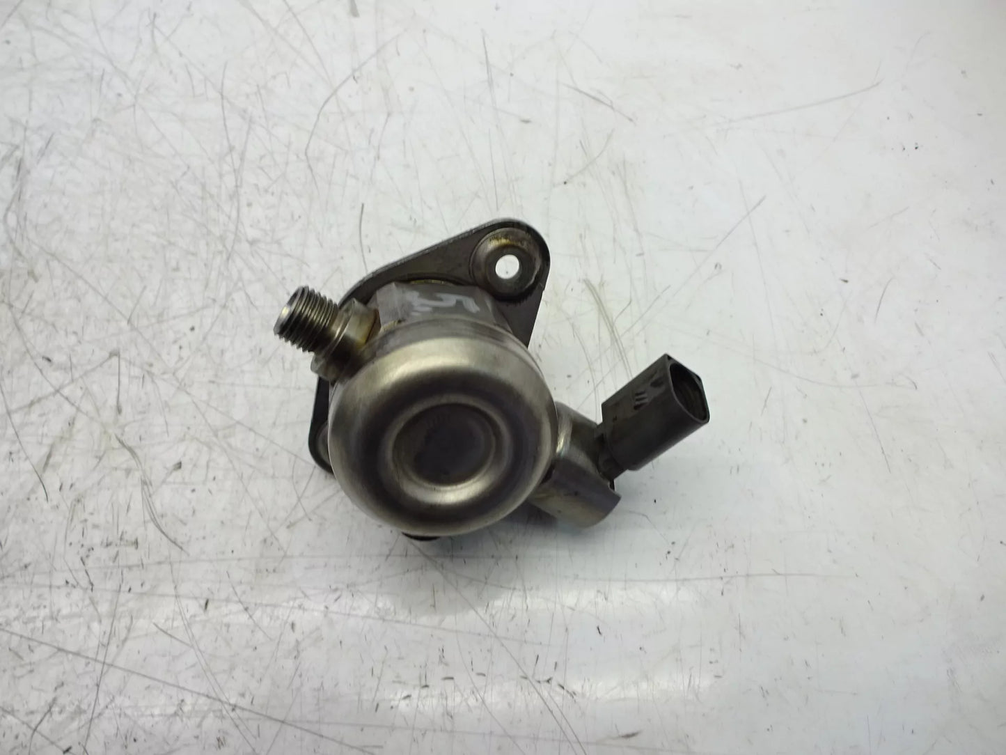 Bomba de combustible BMW Serie 5 F07 F10 F11 550 i 4.4 N63B44A 7595339