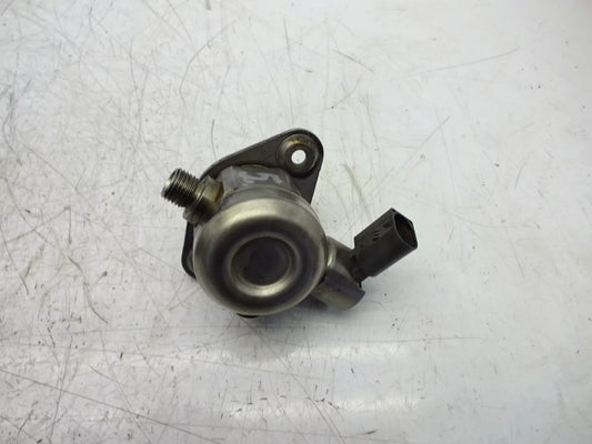 Bomba de combustible BMW Serie 5 F07 F10 F11 550 i 4.4 N63B44A 7595339