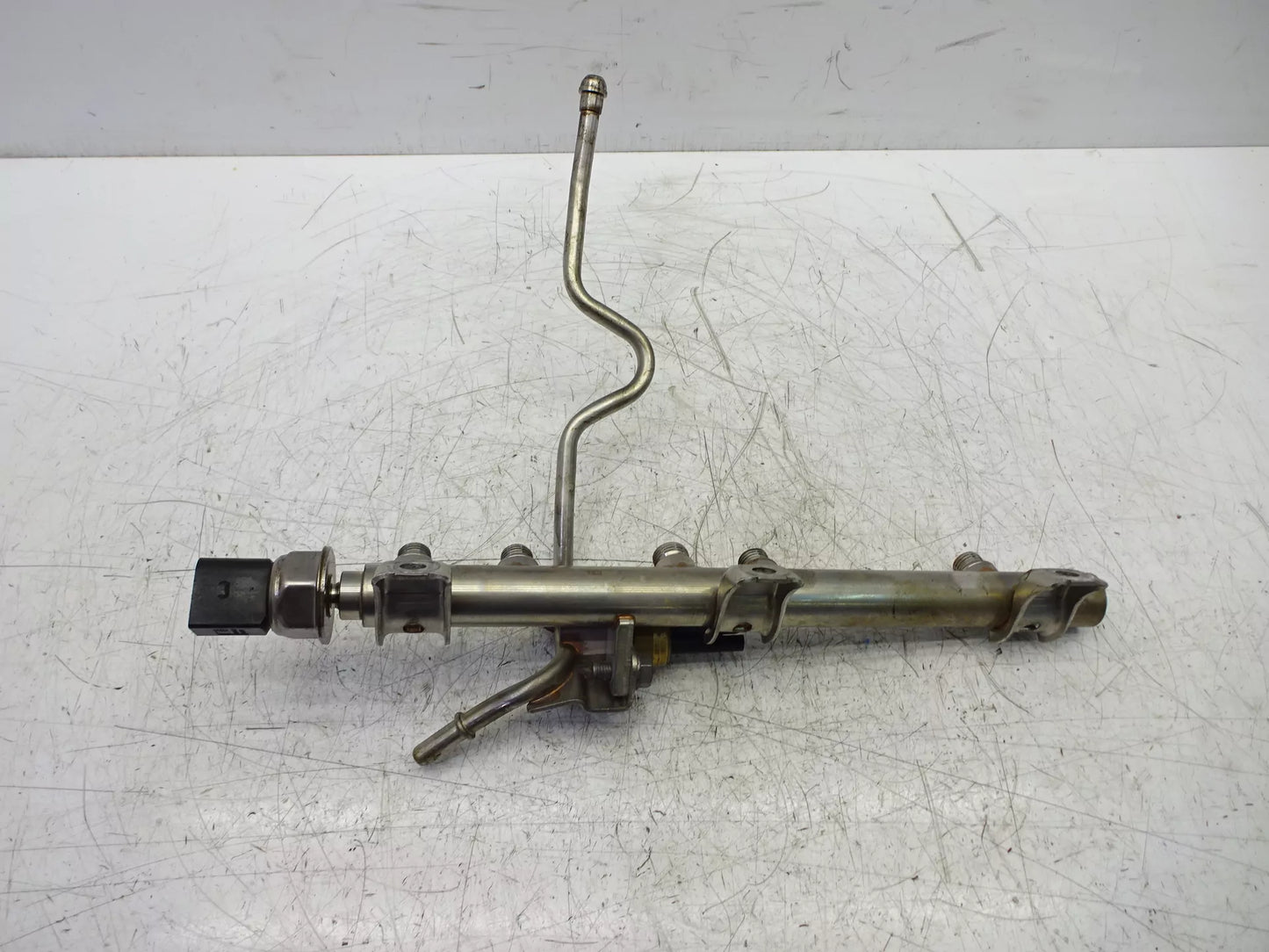 Rampa de inyección BMW 2,0 N43B20A N43 7562474