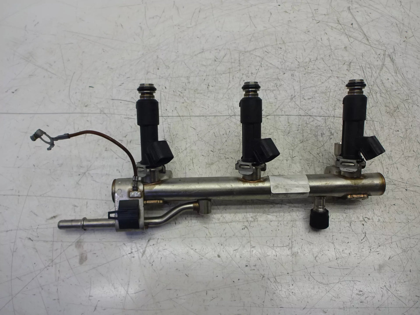 Rampa de inyección Opel Karl C16 1,0 gasolina B10XE 55490716