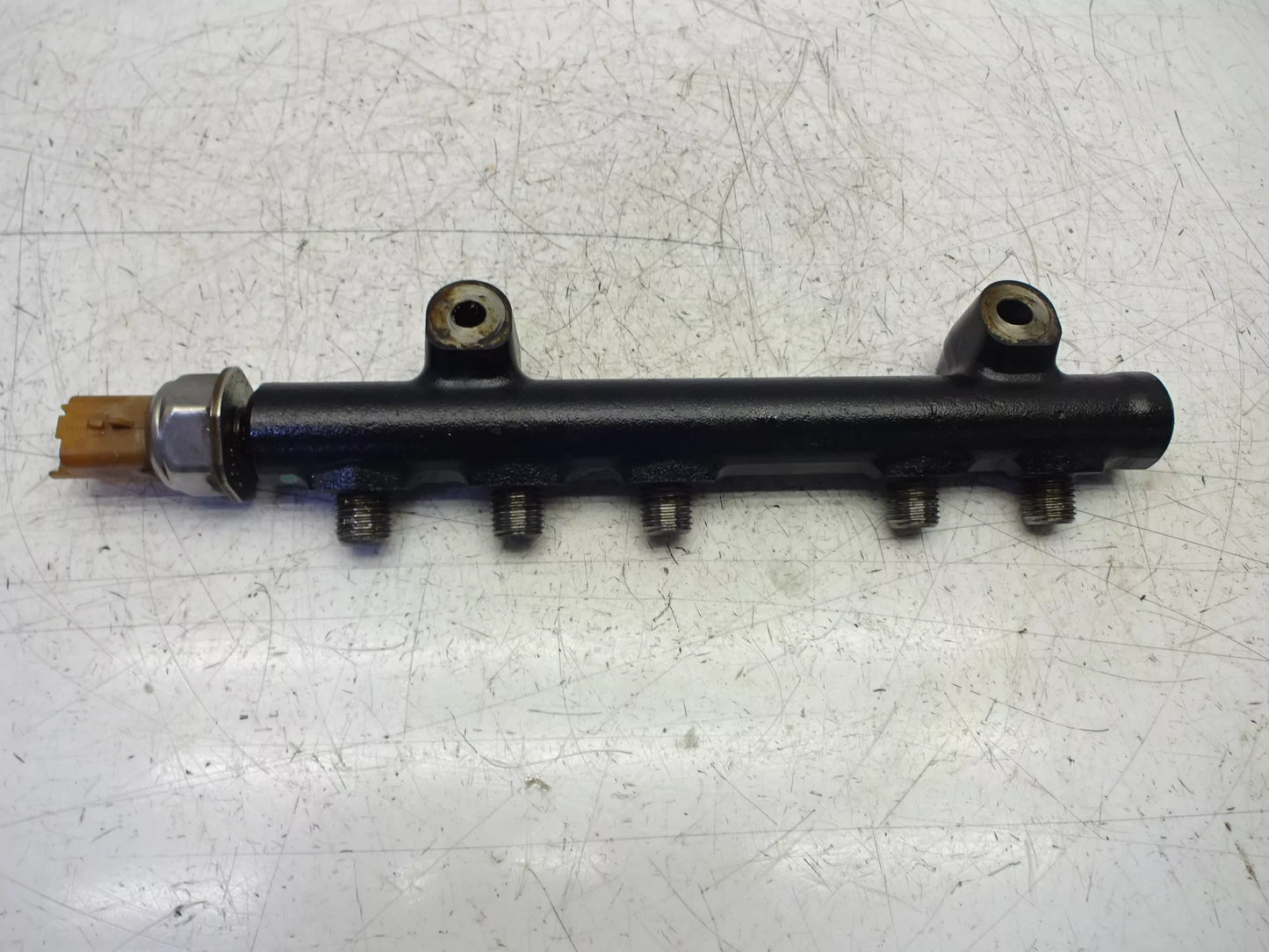 Rampa inyectora Ford C-Max Focus Grand C-Max 1,5 TDCi Diesel XWDB 9804776780