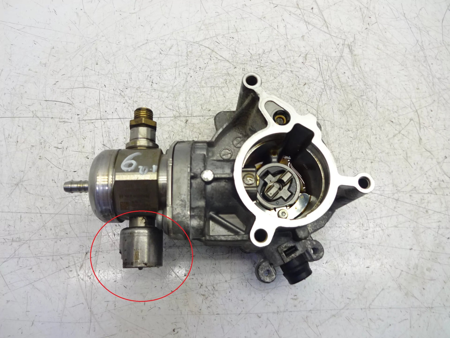 Bomba de vacío Bomba de combustible Audi Volkswagen Seat 1.8 TFSI TSI GTI DAJ 06K145100P