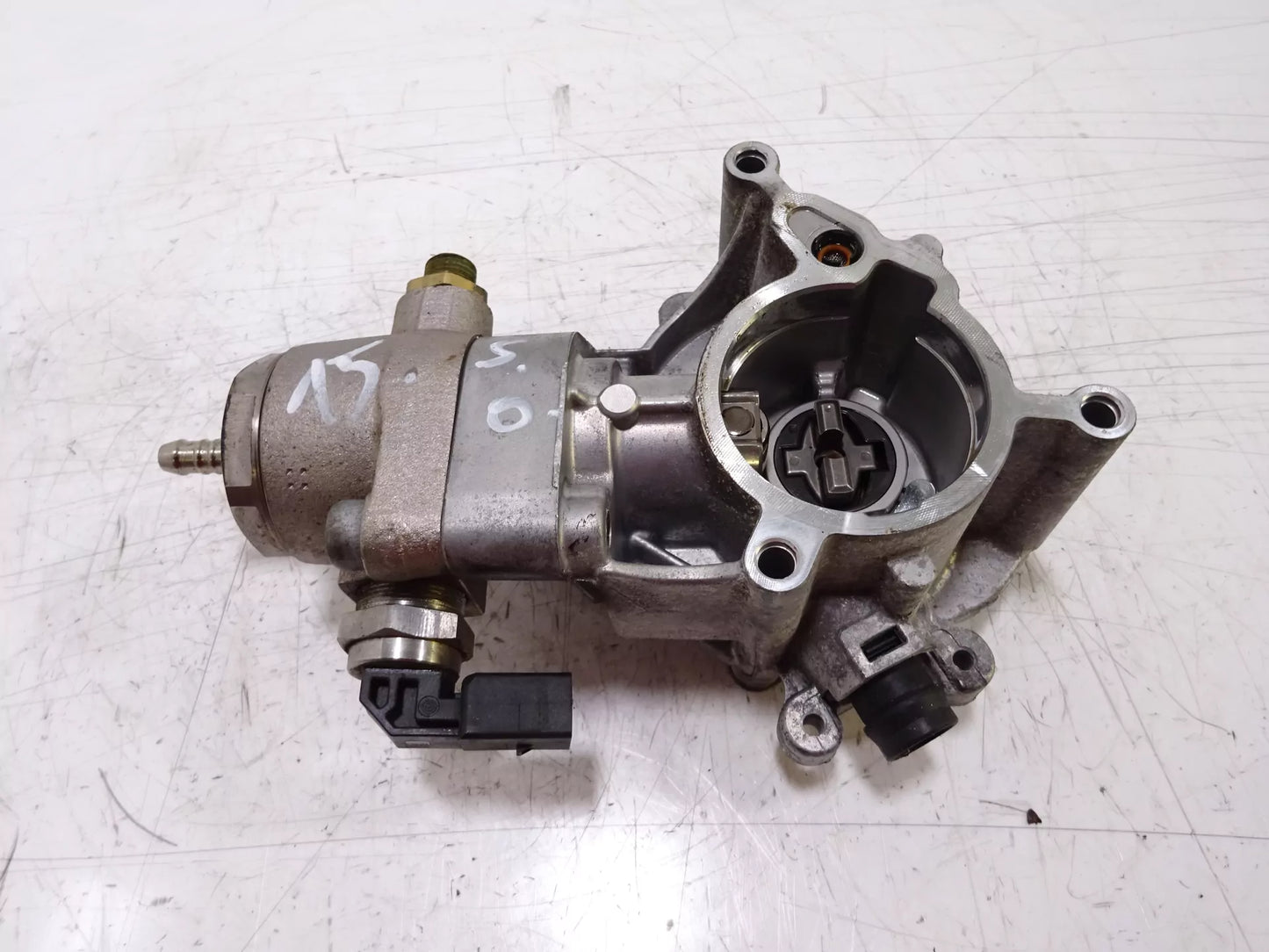 Bomba de combustible Audi Volkswagen 2.0 TFSI DJH DJHA DJHB DJHC 06L145100F 06L127A09