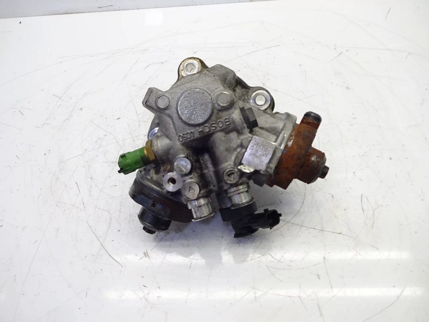 Bomba de alta presión Volvo XC70 136 2.4 D5 AWD D5244T20 0445010681 31372081