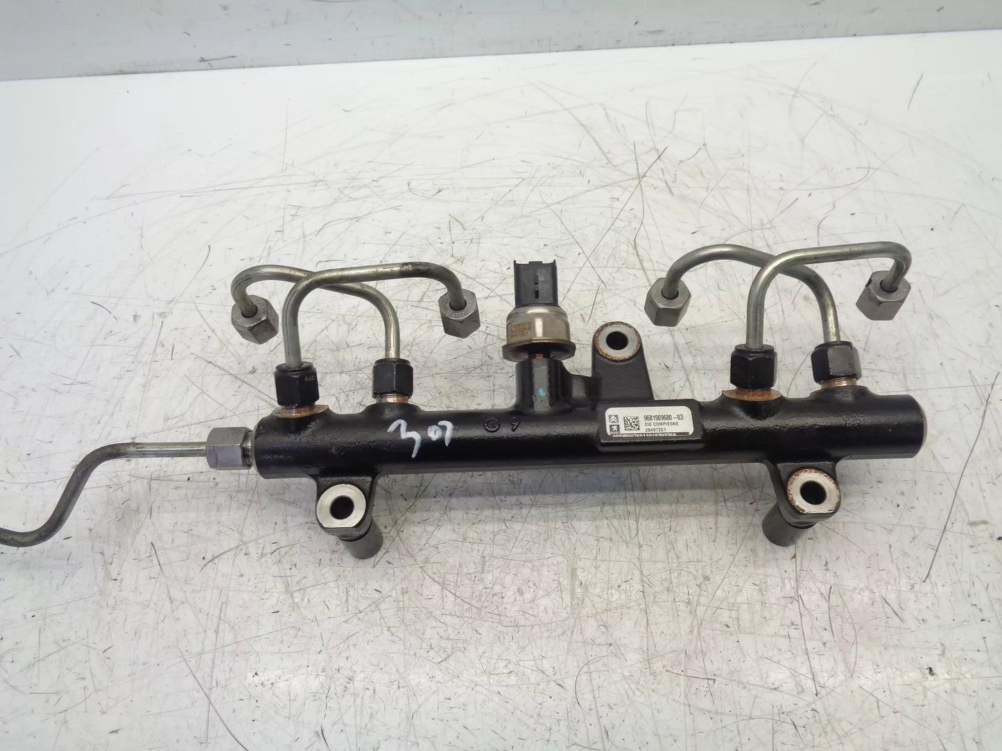 Rampa inyectora Ford Mondeo IV 2,0 TDCi Diesel 140 PS UFBA 9681909680