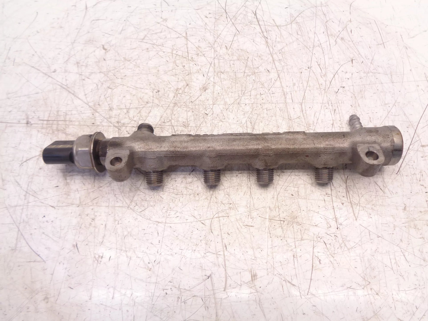 Rampa inyectora Volkswagen Audi Golf A3 2,0 TDI Diesel DGCA DGC 04L089D R04L125