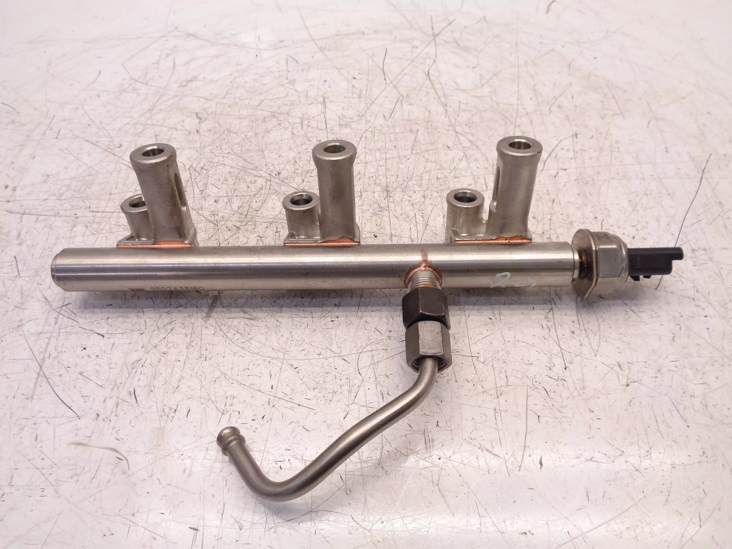 Rampa de inyección Citroen Peugeot 1,2 THP HNZ EB2DT HN01 9802438180