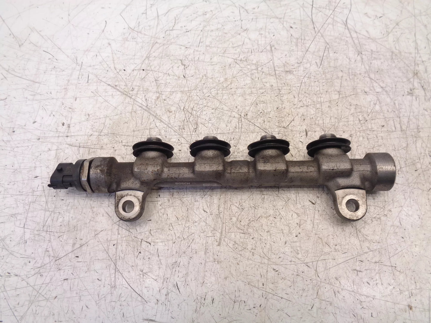 Rampa inyectora Nissan Navara NP300 D40 3,0 dCi V9X661 V9X 0445216037 8200880547