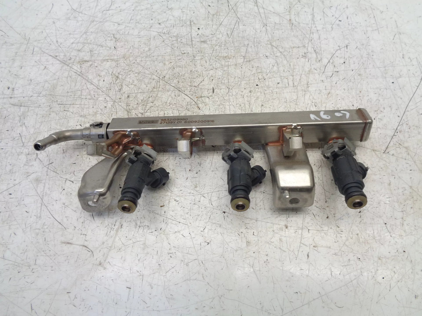 Rampa de inyección Opel Corsa F 68 1,2 F12XEL EB2FAD HM05 9832159980