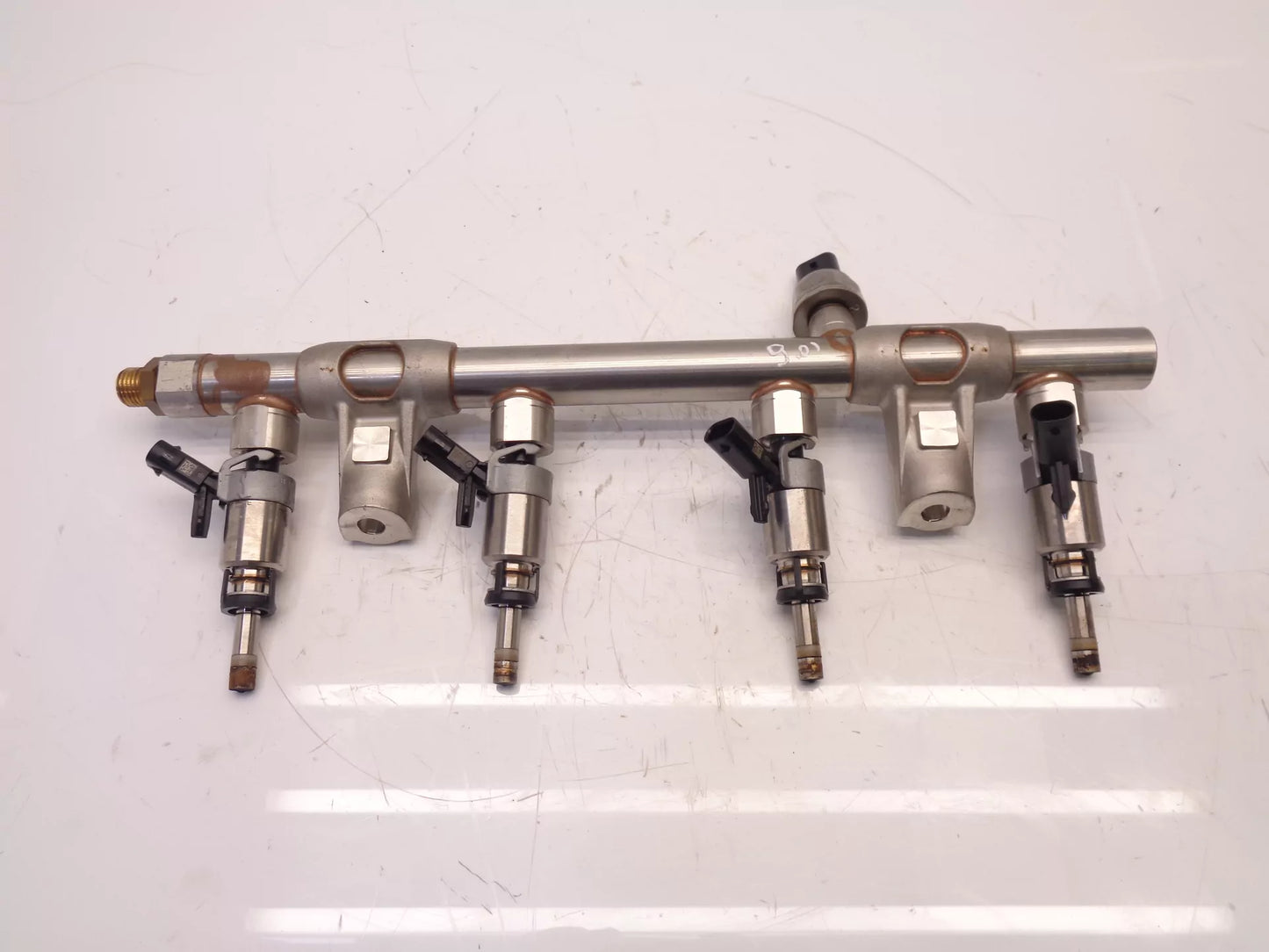 Rampa de inyección Audi A4 B9 A5 F5 2,0 40 TFSI gasolina DLVA DLV 06L133317N