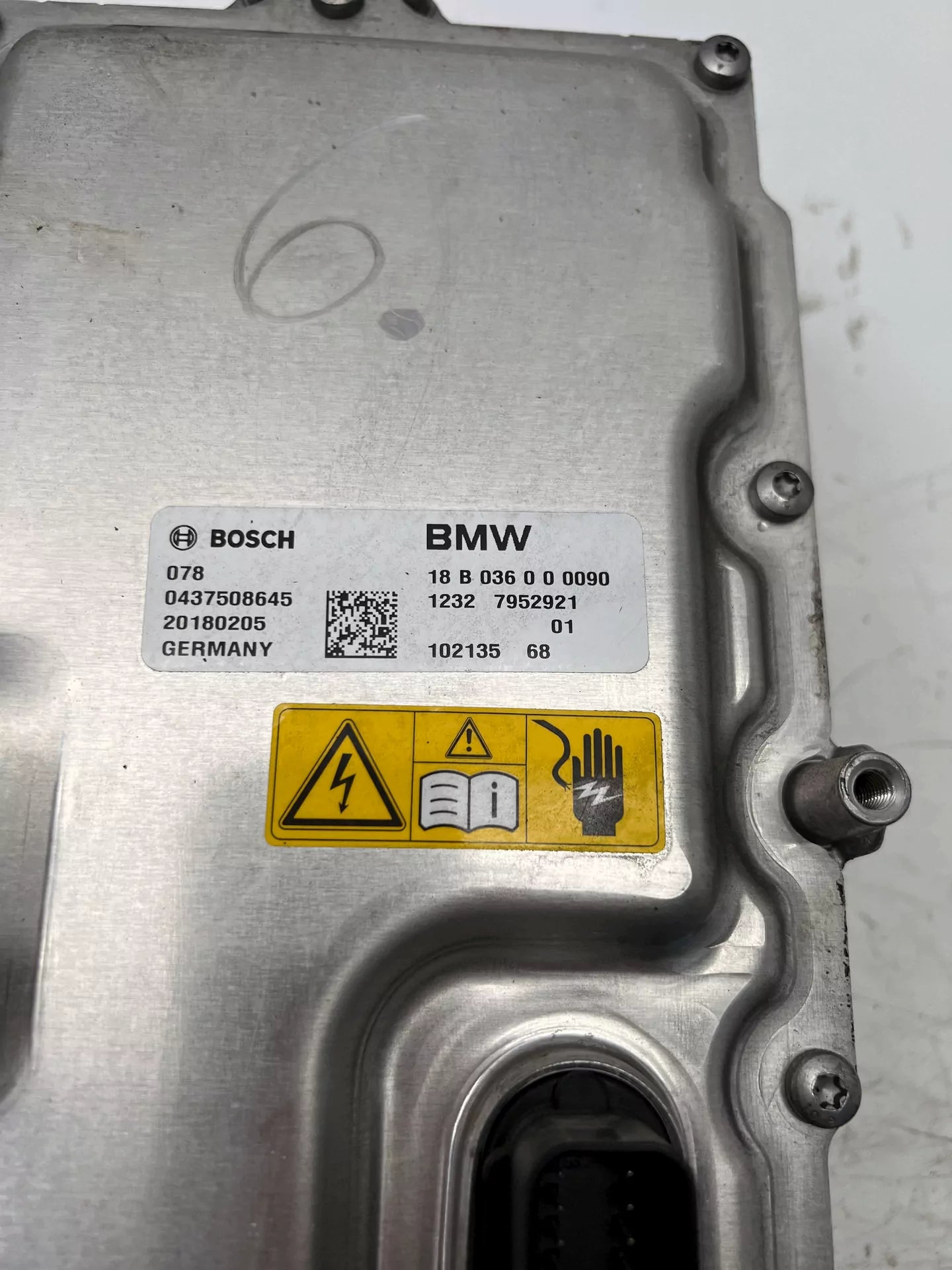 Unidad de control BMW i3 I3 0.6 Range Extender IB1P25B W20K06A 7952921 0437508645