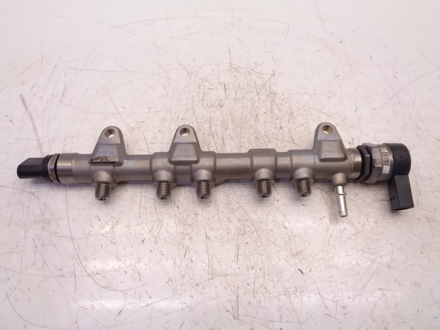 Rampa inyectora BMW 1er F20 F21 118d 2,0 D Diesel B47D20A B47 0445214315 8514154