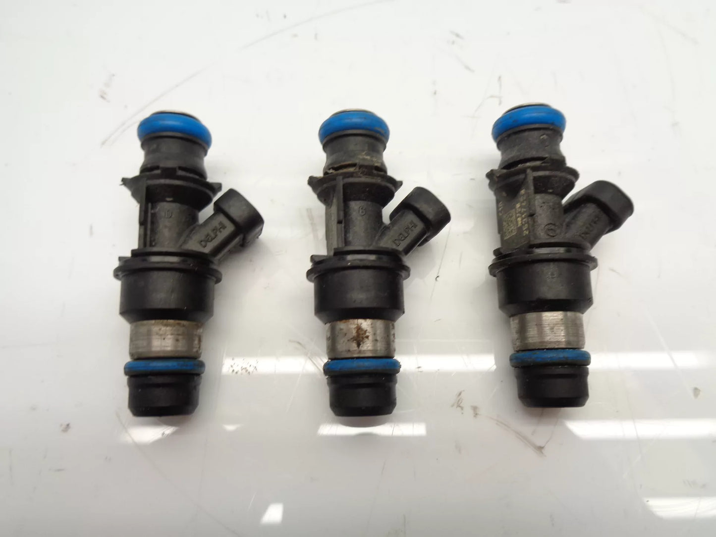 inyector de combustible Chevrolet Avalanche 1500 Crew Cab 5.3 V8 LM7 25317628 3 unidades