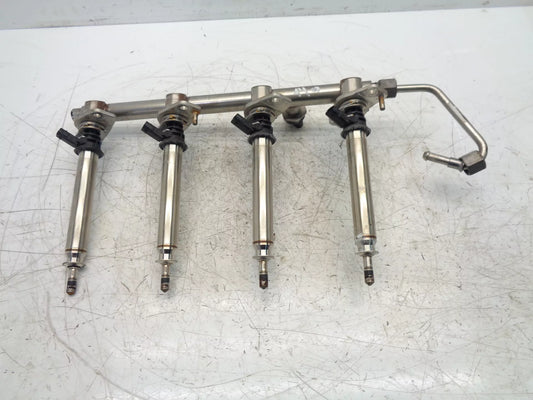 Rampa de inyección Mercedes-Benz-Benz A-clase W176 1,6 M270.910 A2700701400