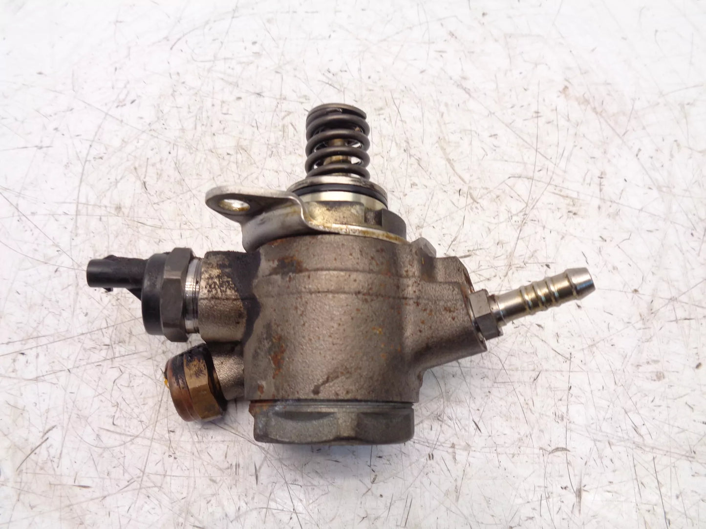 Bomba de combustible Audi A5 A4 3.2 FSI CALA CAL 06E127025N