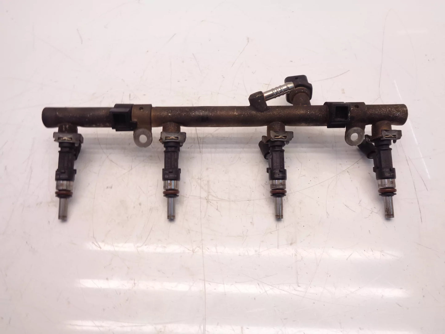 Rampa de inyección Mercedes-Benz 2,0 A 45 S AMG M139.980 139.980 A1390700400