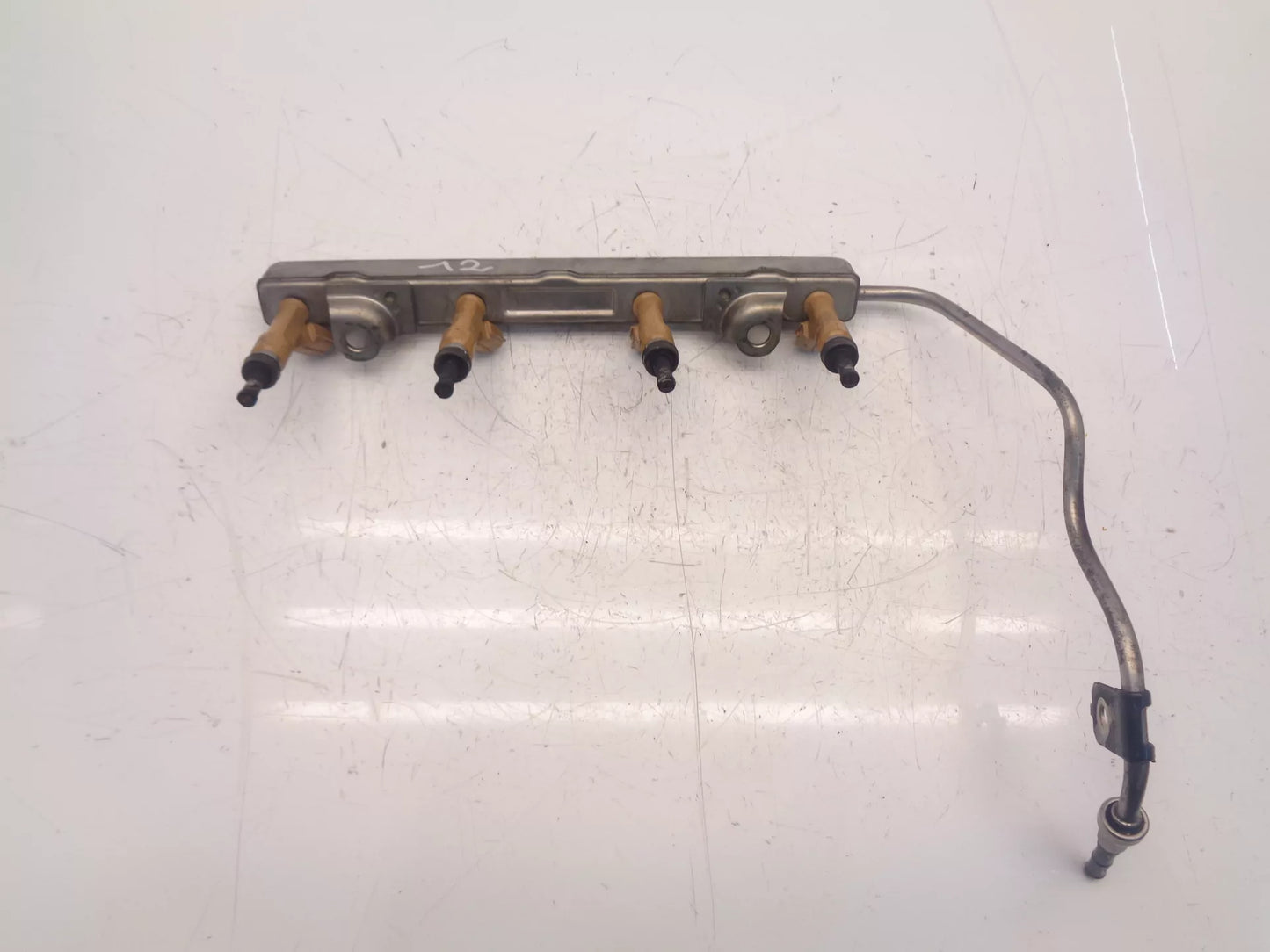 Rampa de inyección Toyota Auris E18 1,8 Hybrid 2ZR-FXE 2ZR