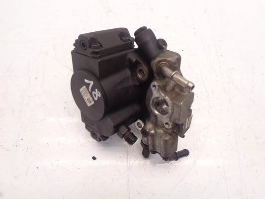 Bomba de alta presión Mercedes-Benz W176 A200 2.2 CDI OM651.930 A6510701801