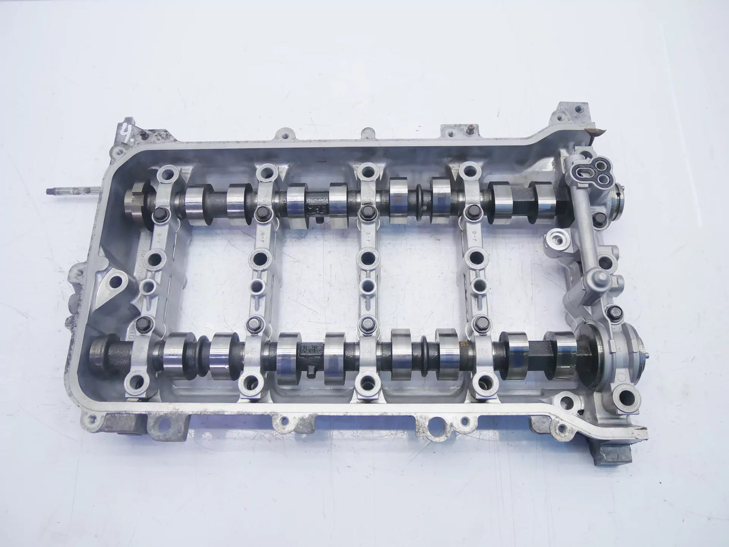 Carcasa del árbol de levas Toyota Auris E18 1.8 Hybrid 2ZR-FXE 2ZR