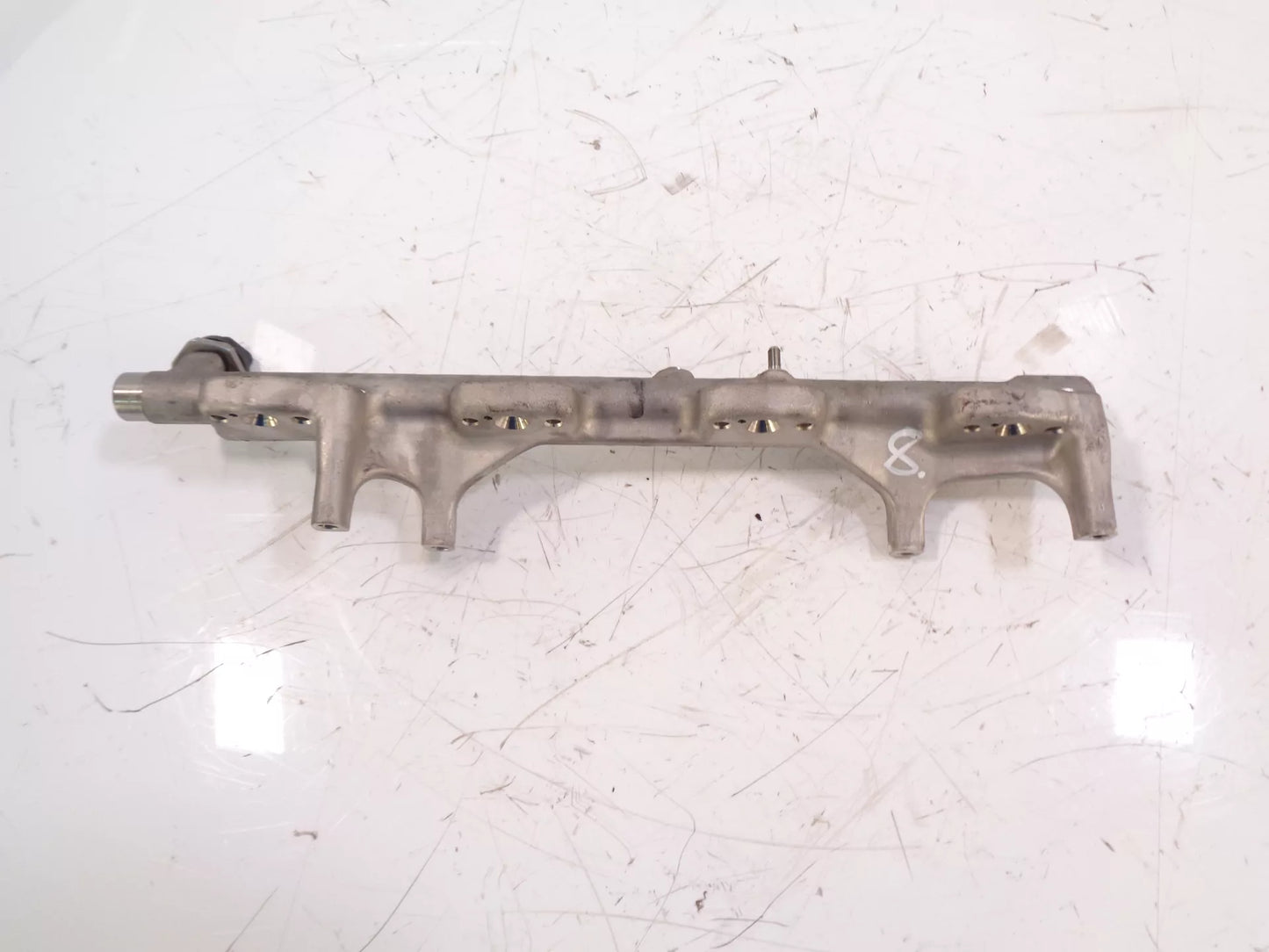 Rampa de inyectores BMW 2,0 330 e Hybrid B48B20A B48 7639979