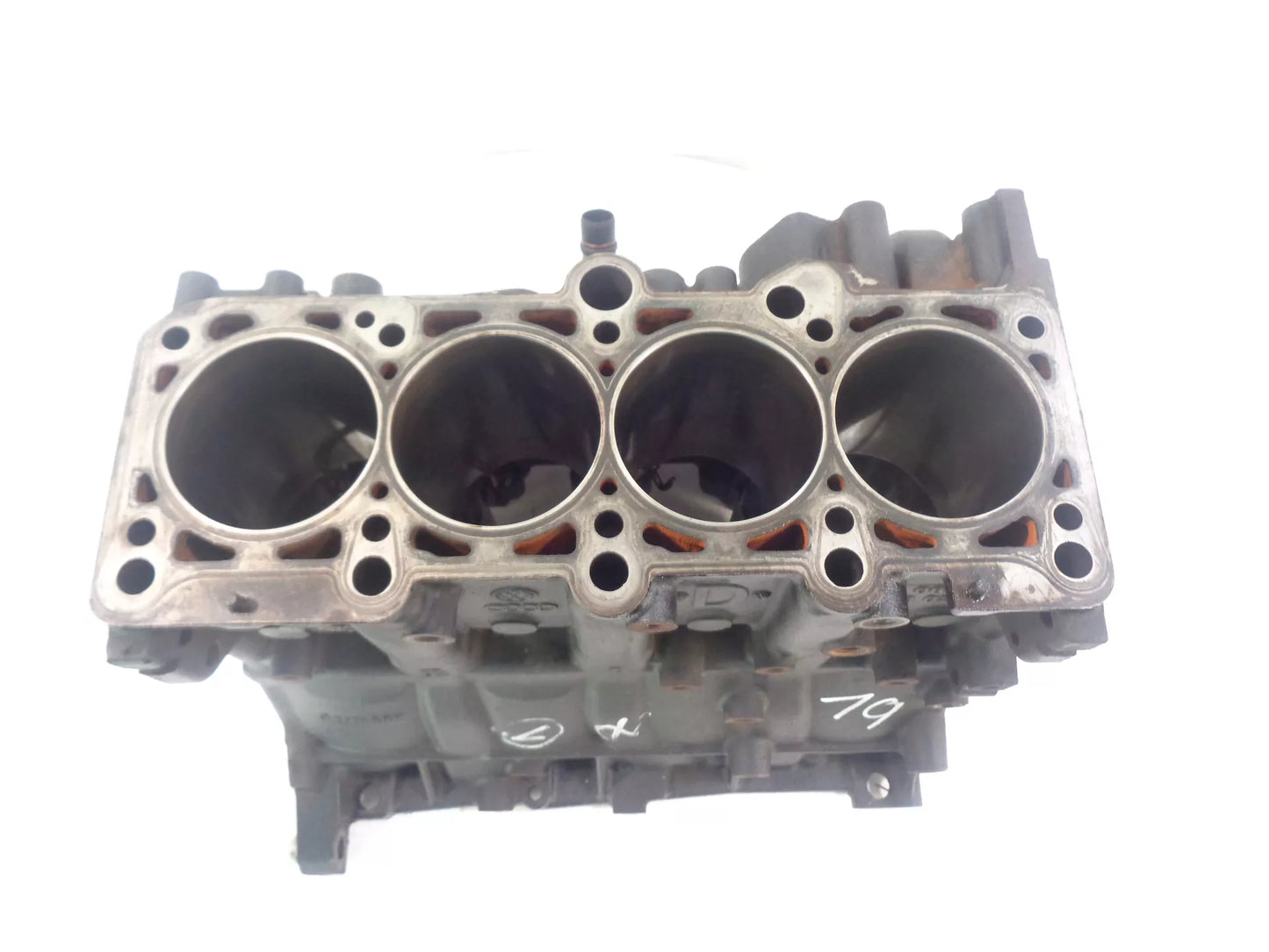 Bloque motor Defectuoso Audi A4 A6 C6 2.0 TFSI BPJ 06F103021D
