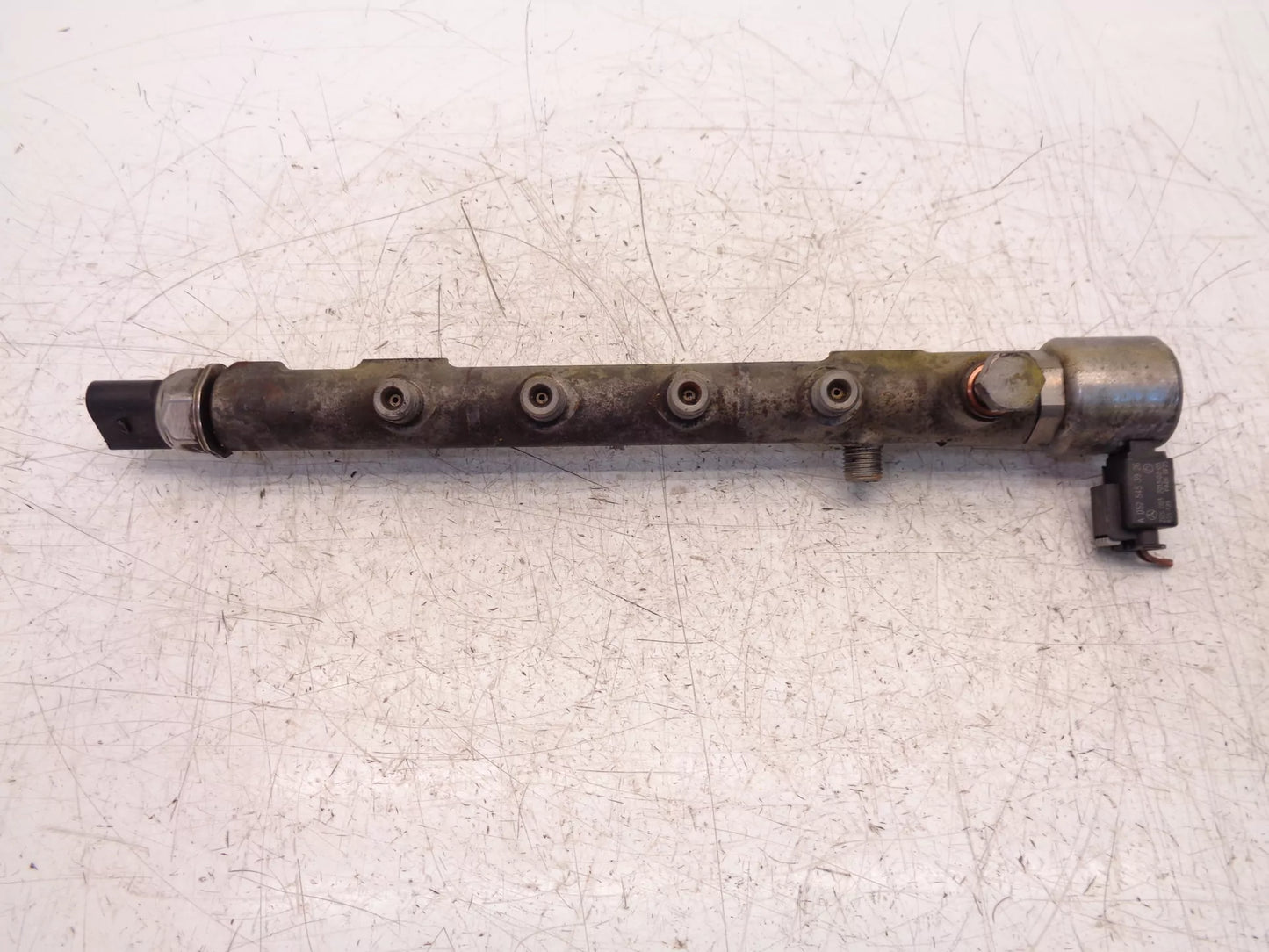 Rampa inyectora Mercedes-Benz 2,2 CDI OM651.955 A6510700495