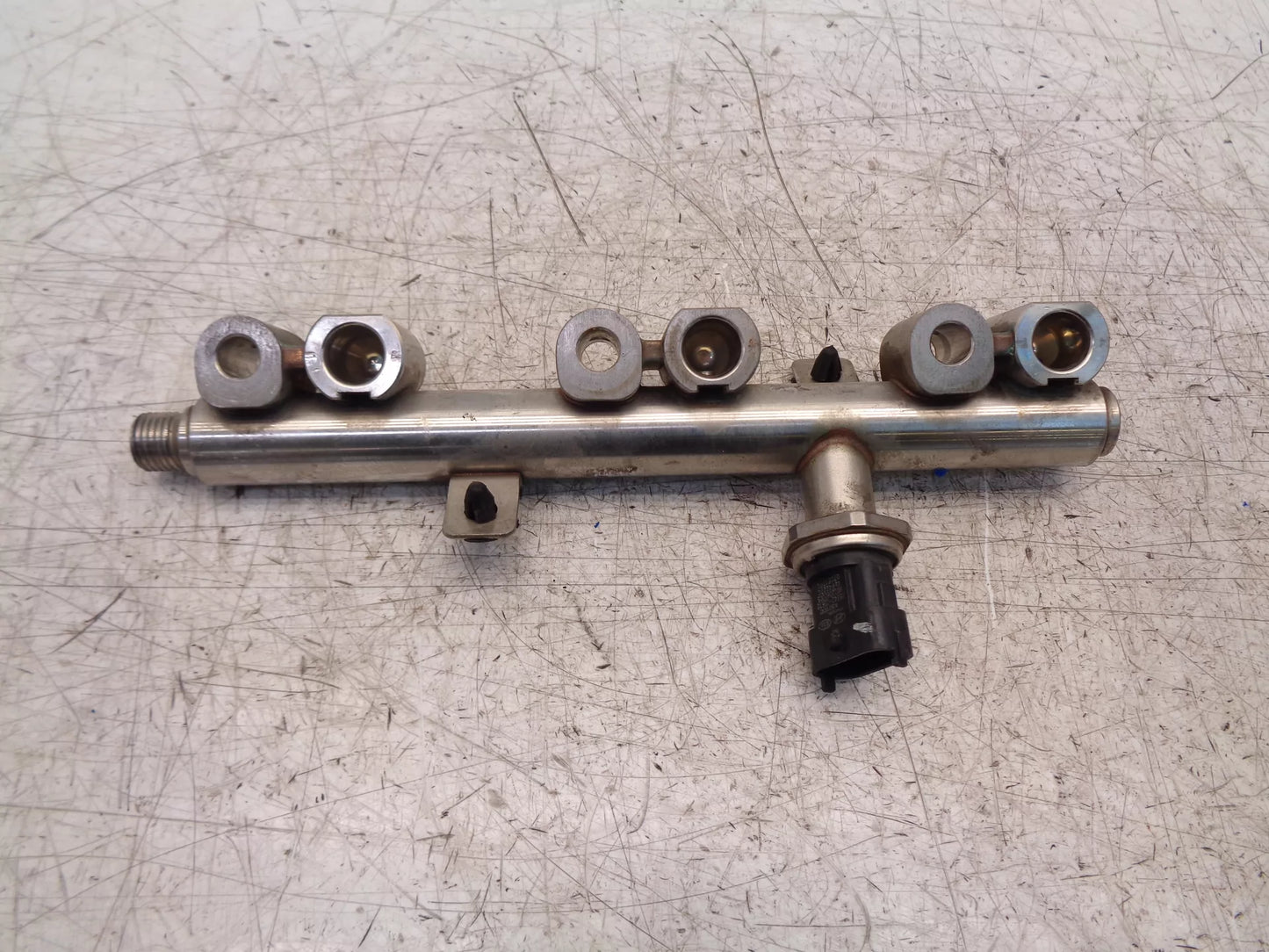 Rampa de inyectores Kia 1,0 T-GDI G3LC 6350-04300