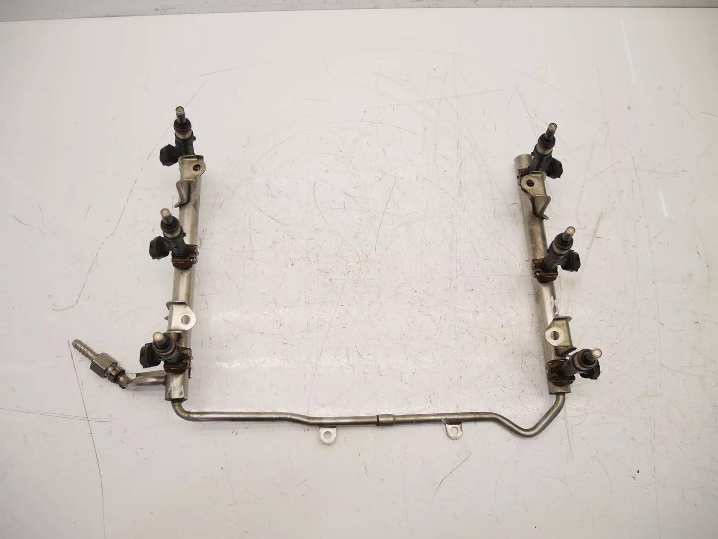 Rampa de inyectores Audi 2,4 gasolina BDW 7656585704