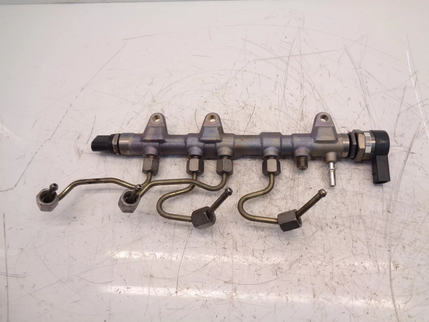 Rampa inyectora BMW 2,0 Diesel B47D20A B47 0445214315 8514154