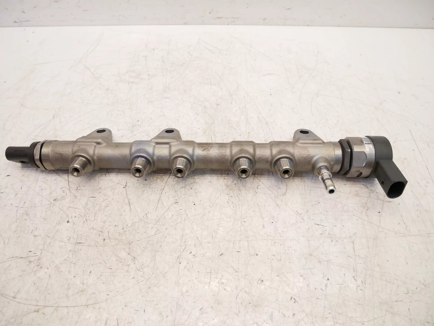 Rampa inyectora BMW 2,0 20d B47C20B B47 0445214371