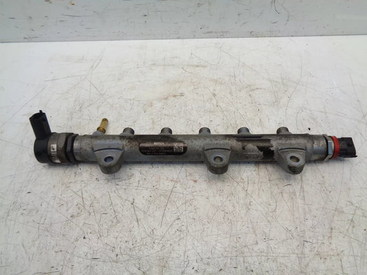 Rampa inyectora Nissan 2,0 dCi M9R833 M9R 8200842432 0445214155
