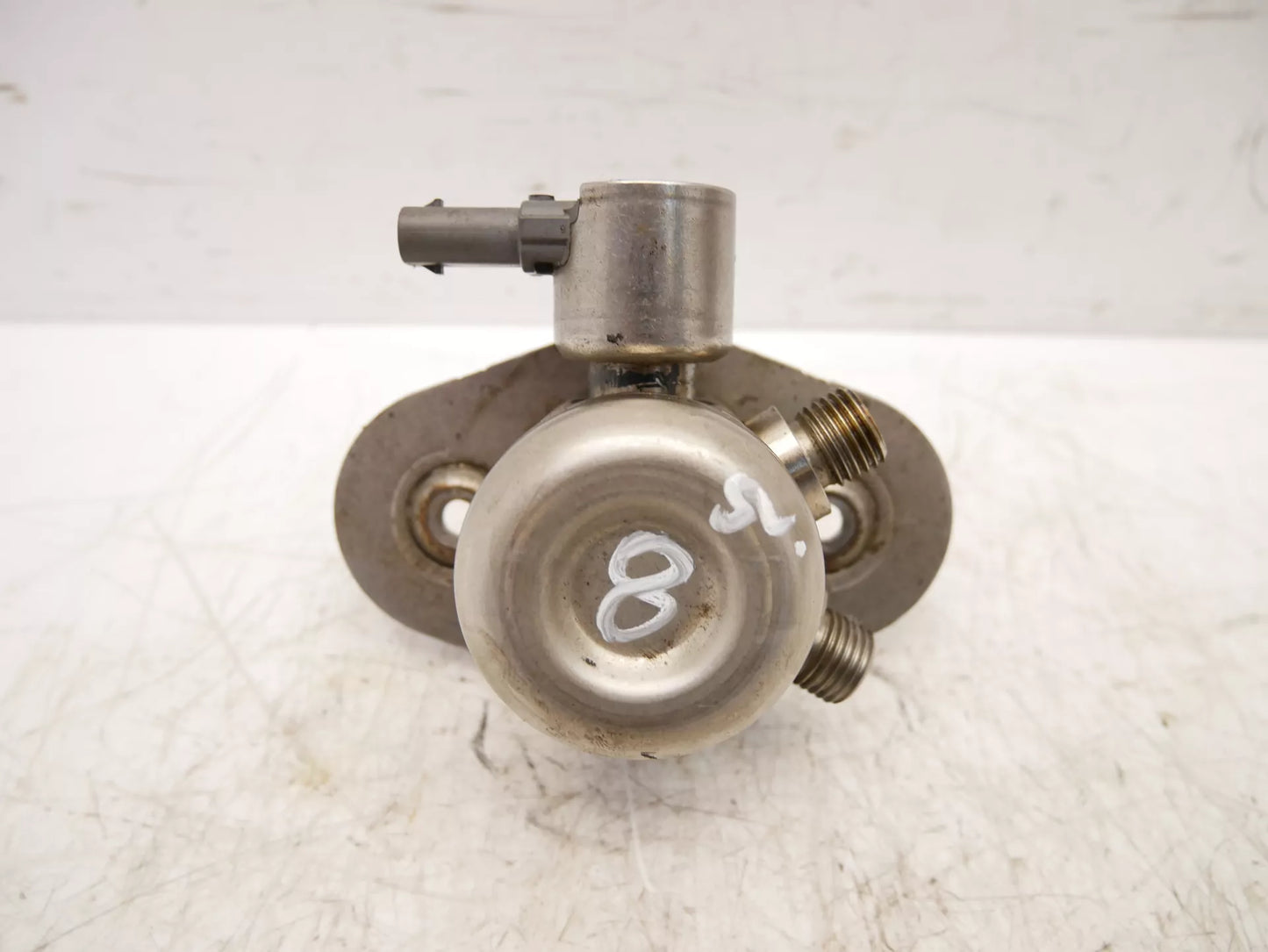 Bomba de combustible BMW 2,0 i N20B20A 8604229