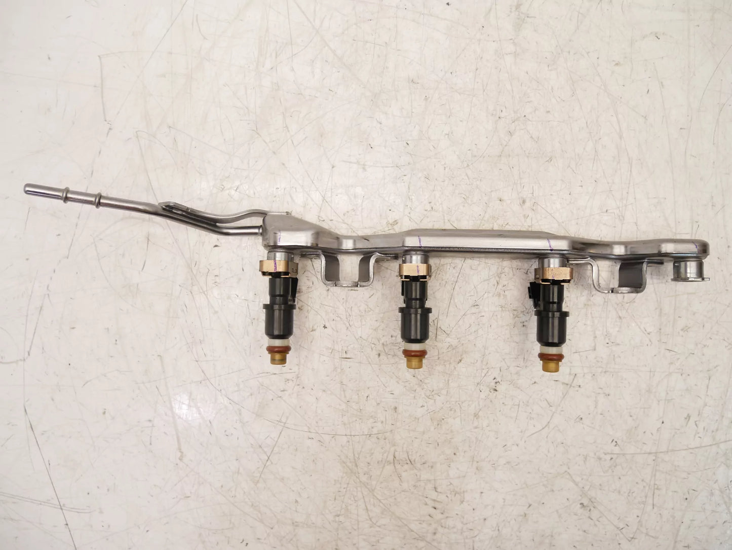 Rampa de inyectores Honda 1,5 eHEV gasolina LE LEB8 KA28AASRSZ 1 Düse fehlt