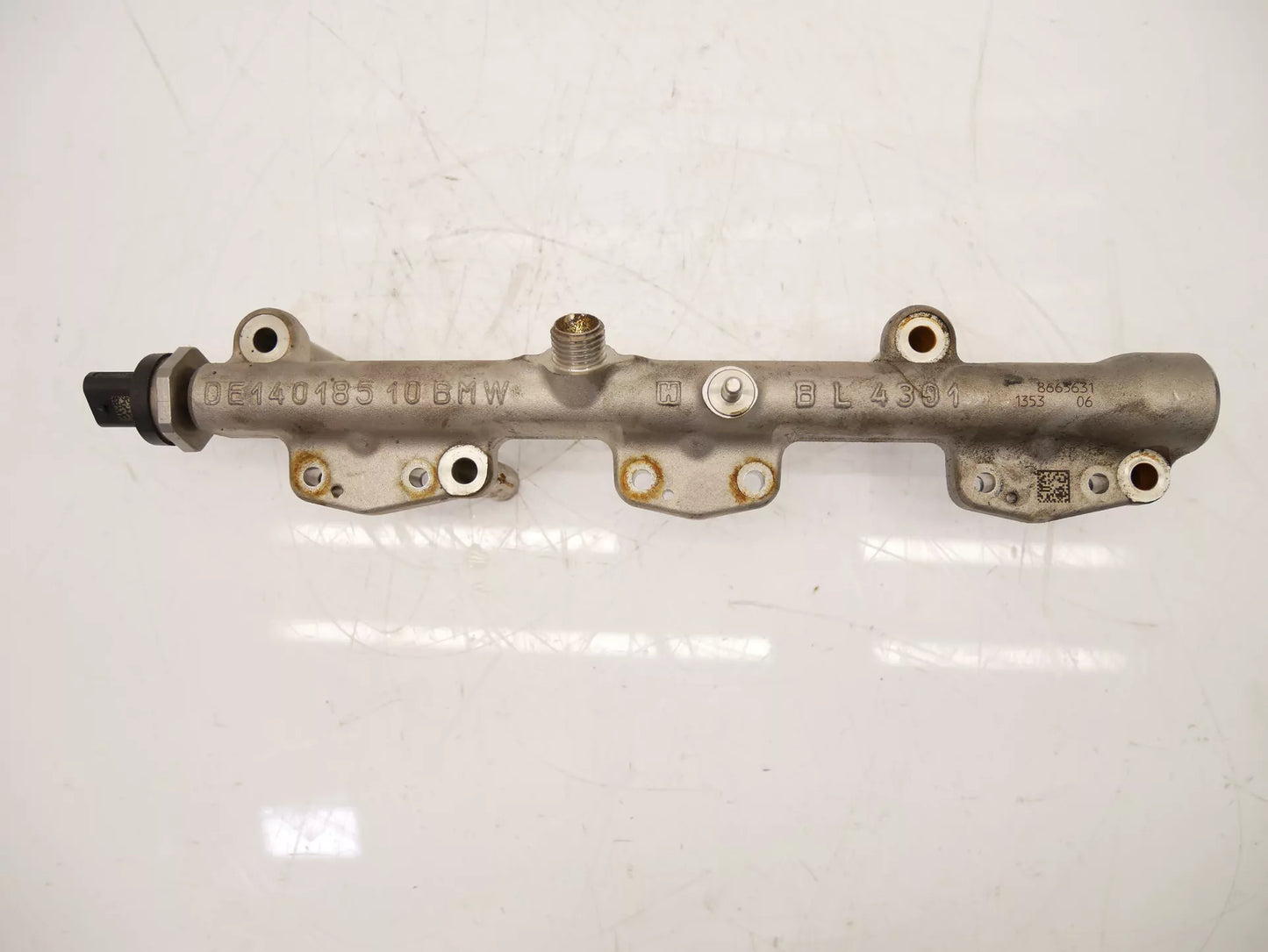 Rampa de inyectores BMW 1,5 218 i B38A15A B38 8665631