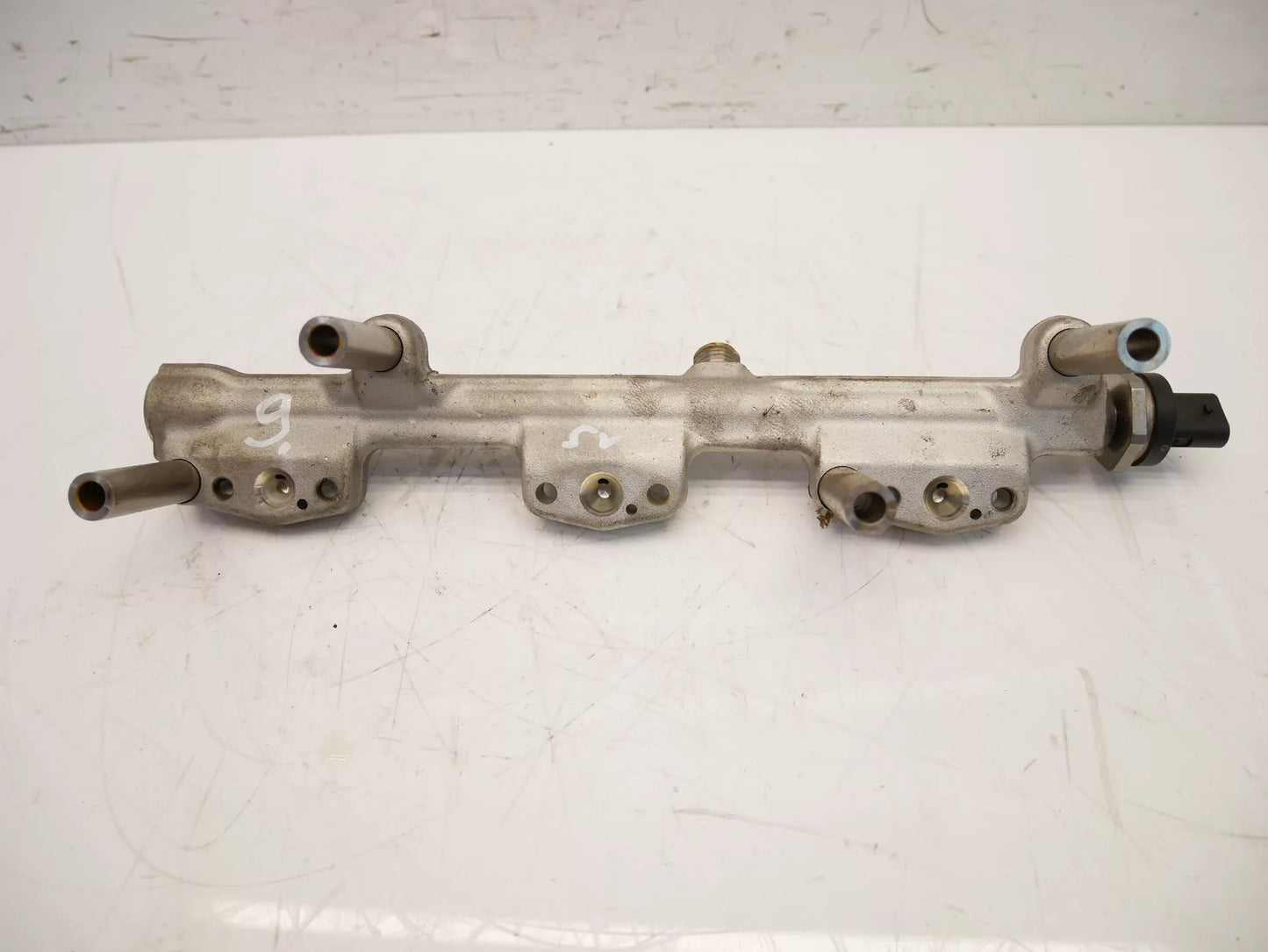 Rampa de inyectores BMW 1,5 218 i B38A15A B38 8665631