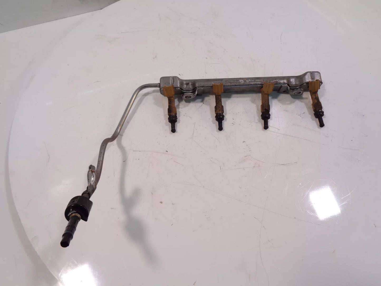 Rampa de inyectores Toyota 1,8 Hybrid 2ZR-FXE 2ZR 23250-0T030