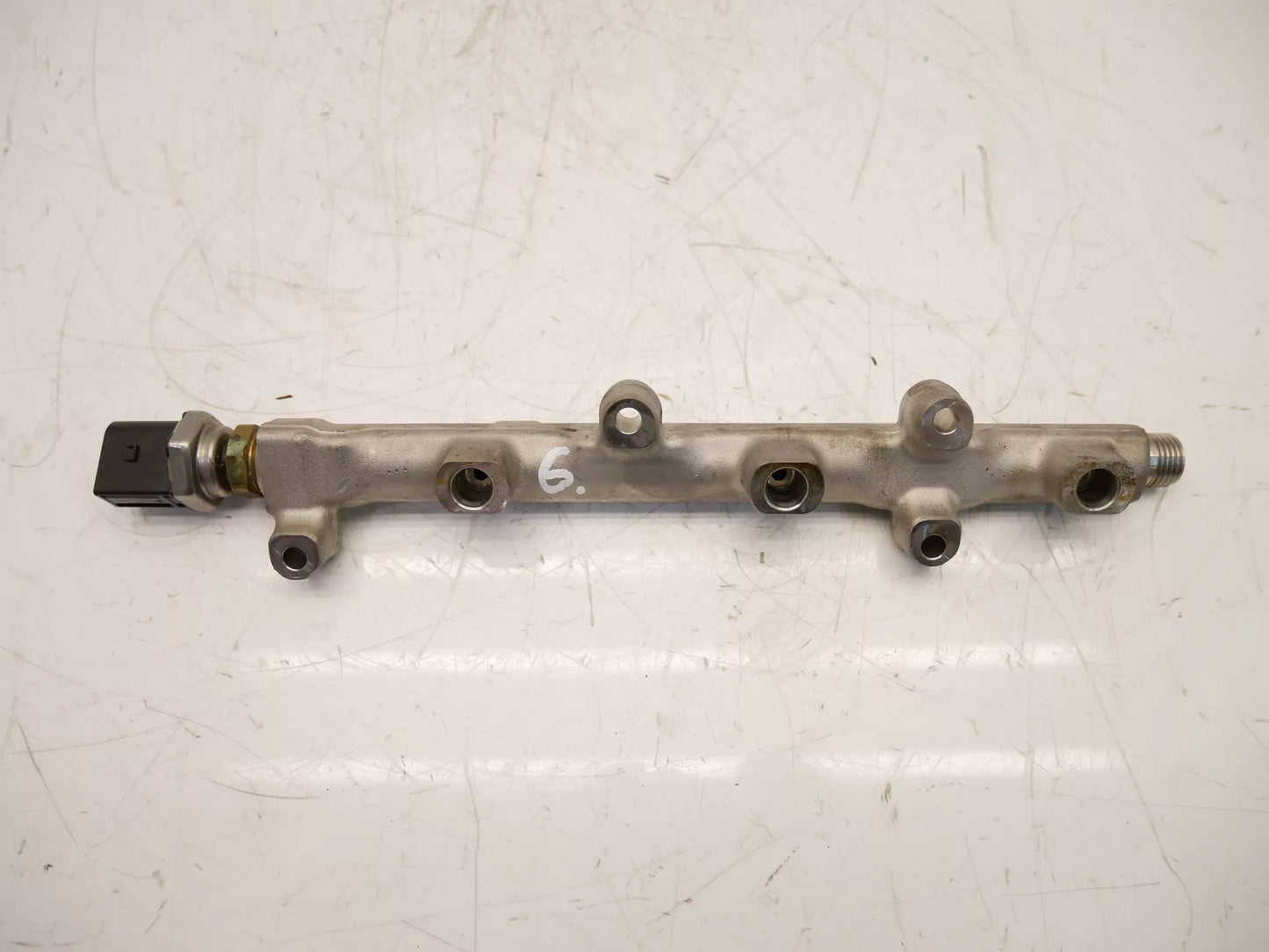 Rampa de inyectores Seat Skoda 1,0 TSI DKRC DKR 04C133320G