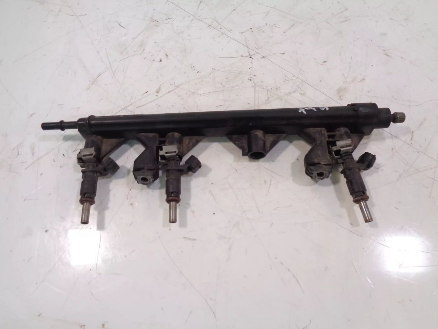 Rampa de inyectores Peugeot 1,4 16V 8FS EP3 V757564580  Düse fehlt 1 unidades