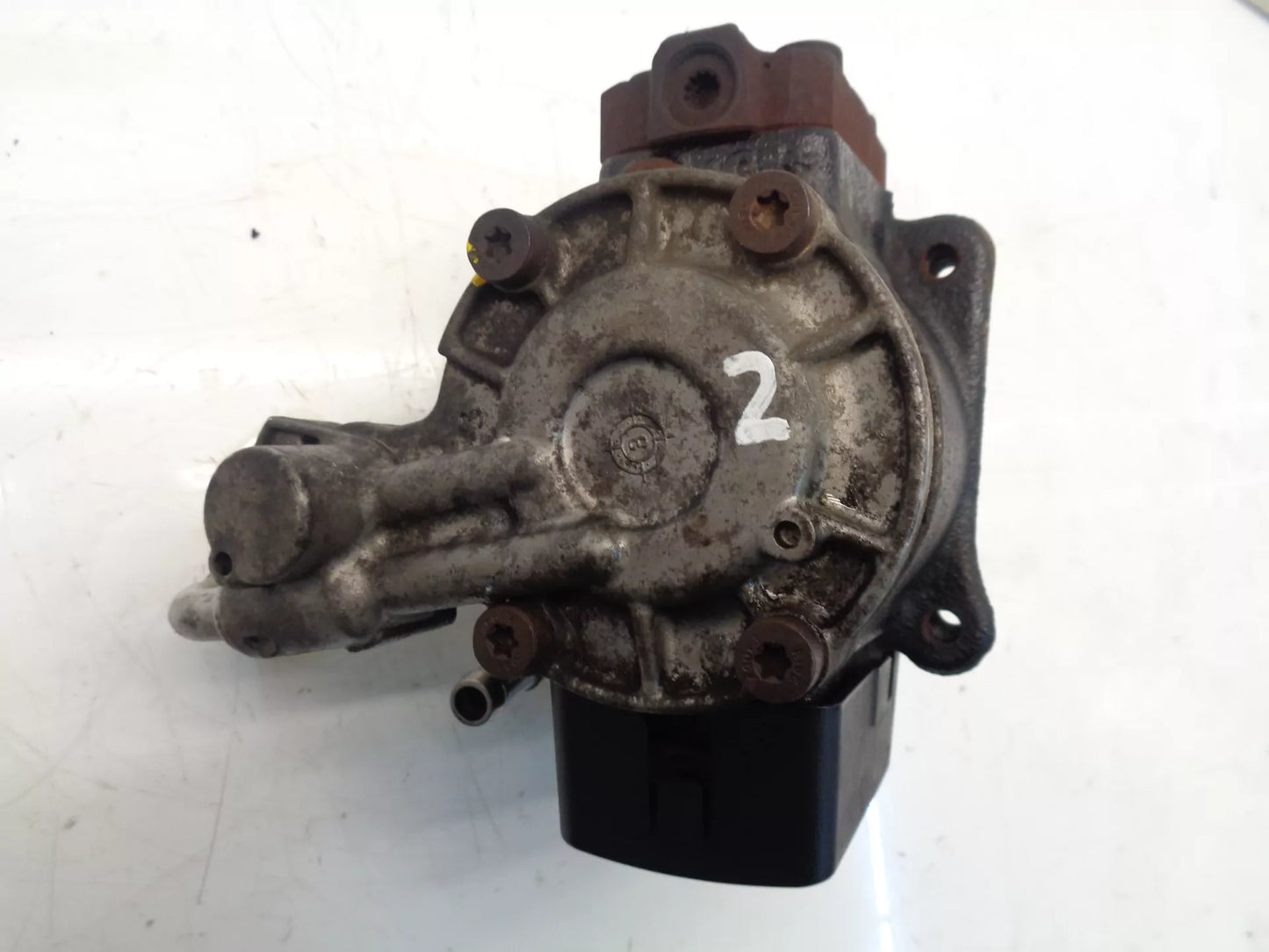 Bomba de alta presión Volkswagen Caddy 1.6 TDI CAYE CAY 260214-010902 03L130755AL