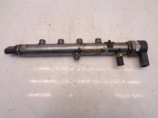 Rampa inyectora Mercedes-Benz 2,0 OM654.920 A6540700095